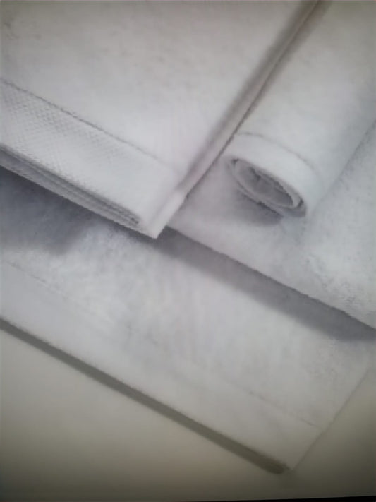 Bath set in shaved sponge and piquet edge