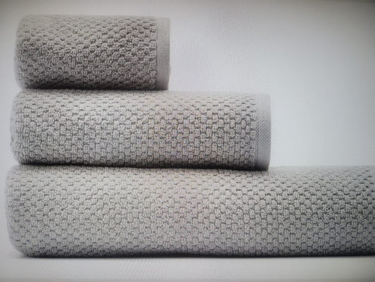 Cream colored sponge bath set
